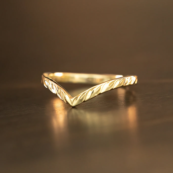 Solid Gold 2mm Maile Chevron Ring
