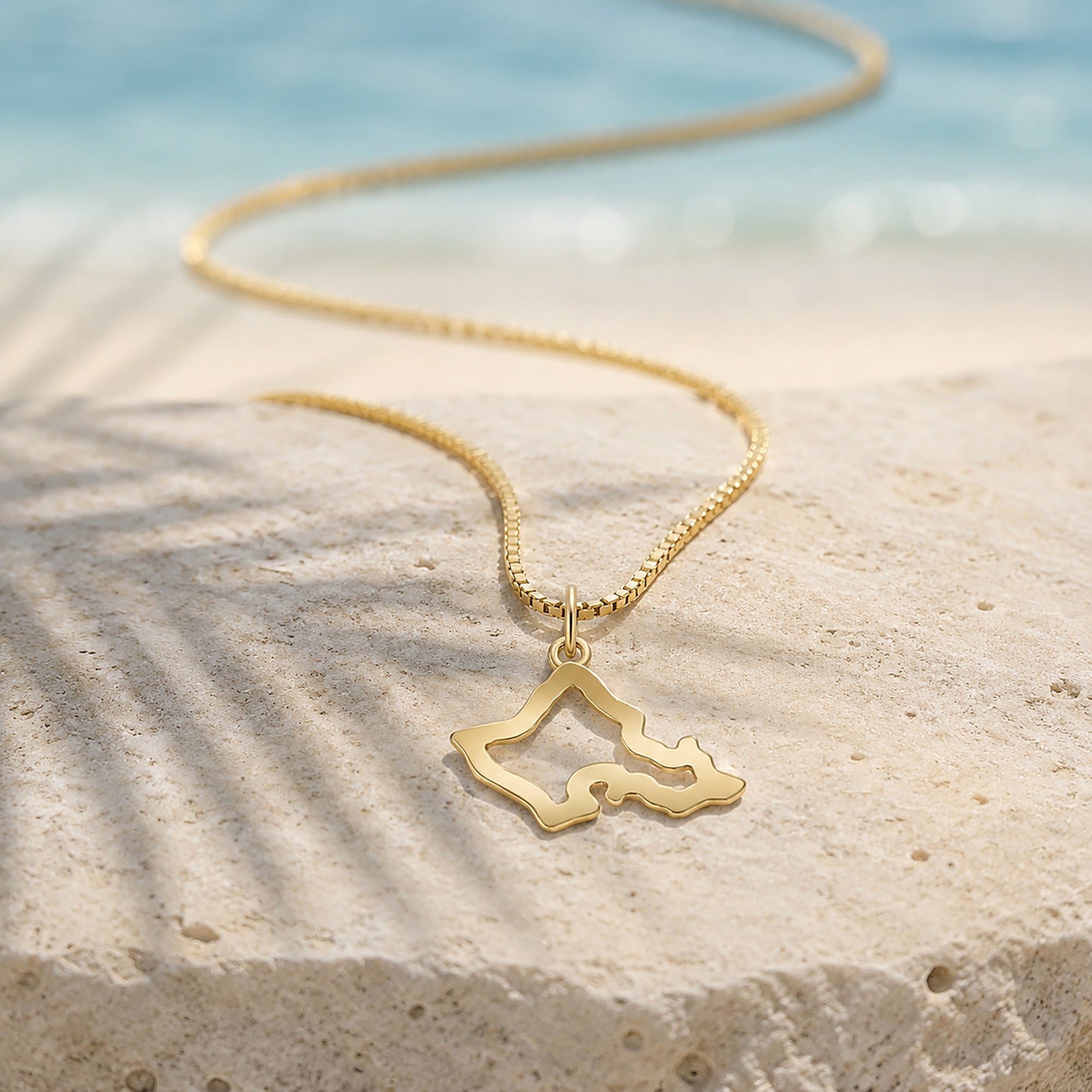 Gold 'Oahu' Pendant
