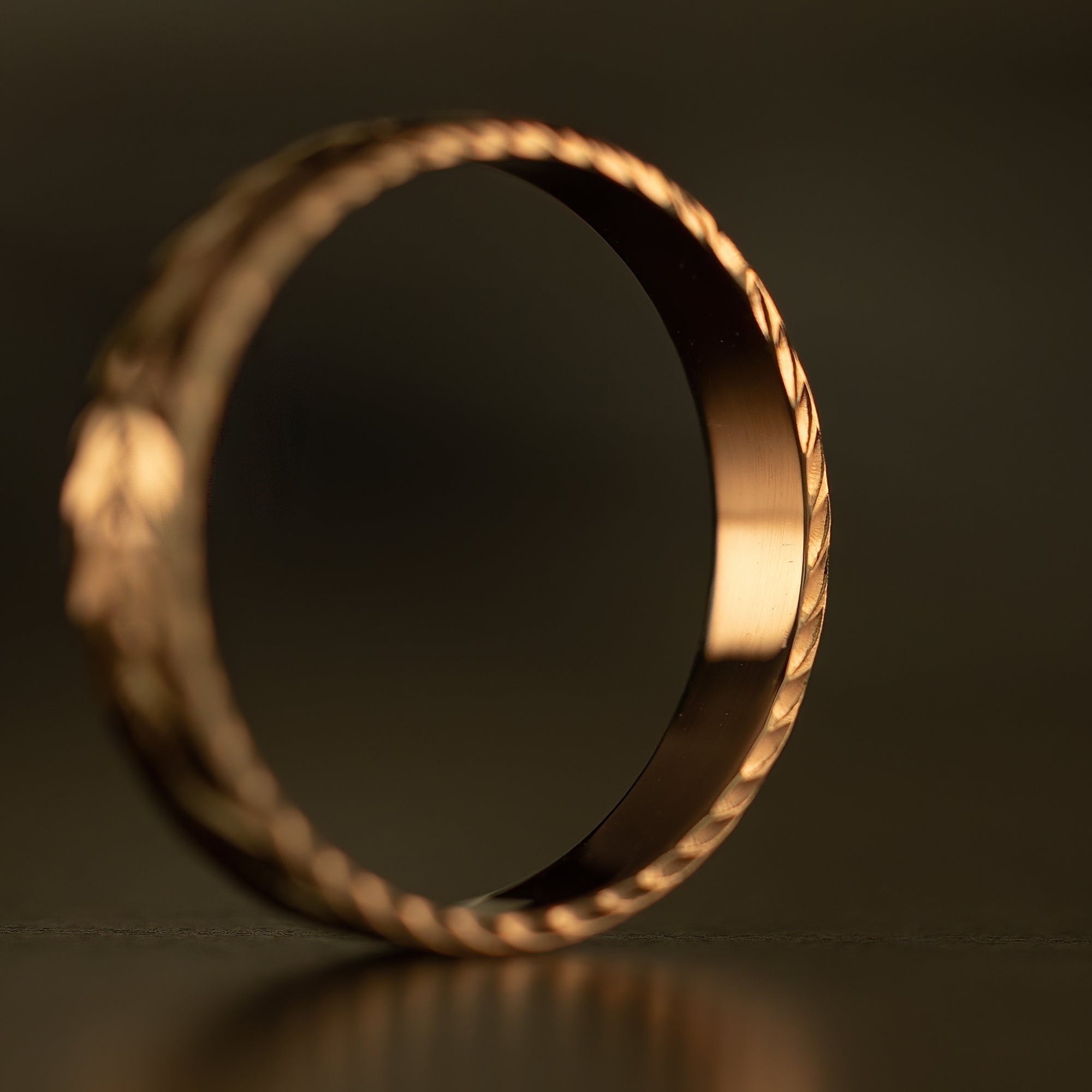 Solid Gold Maile Ring [4mm width]