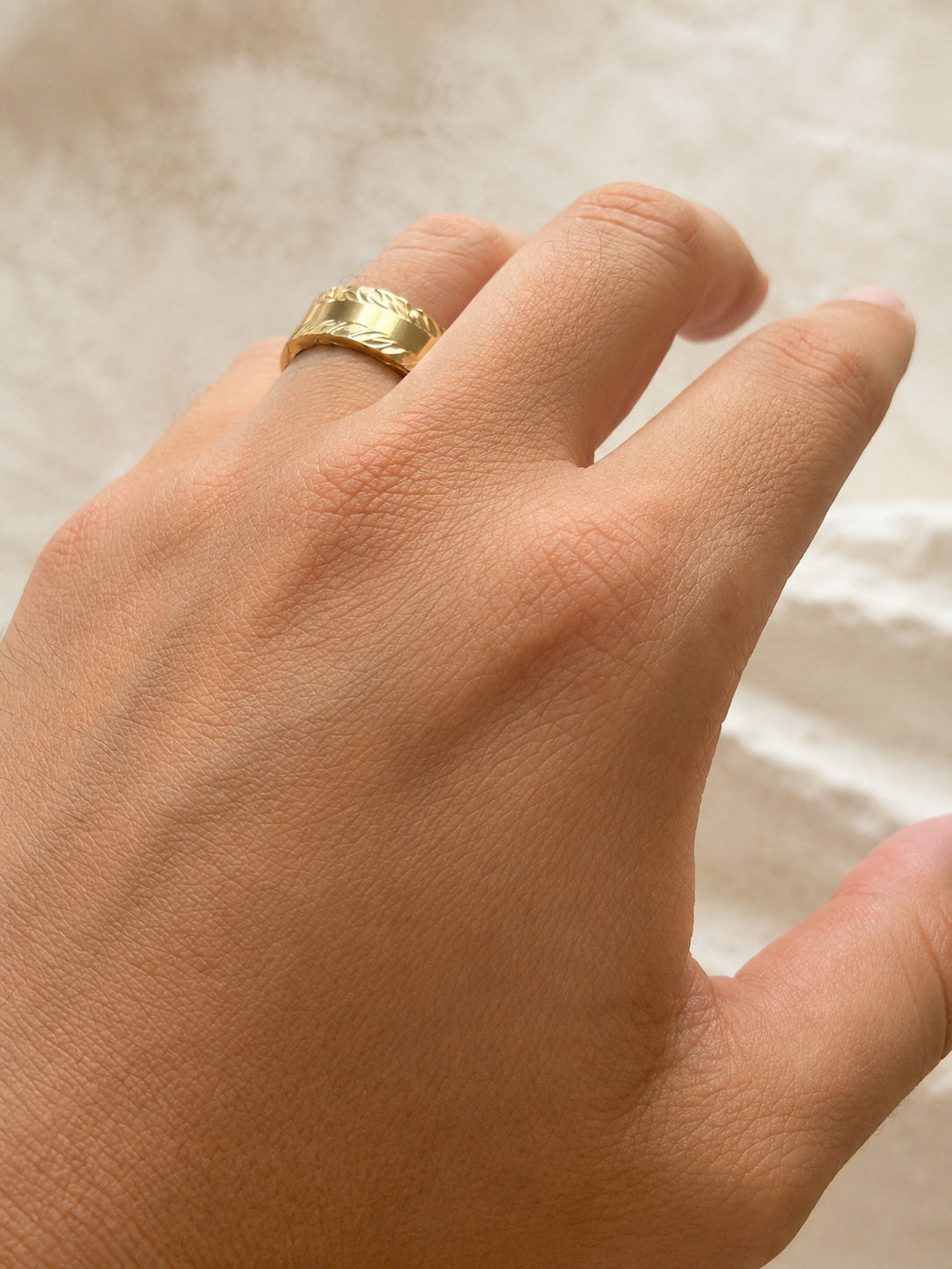 Solid Gold Heavy Style Ring [8mm width] Chevron Maile Desgin