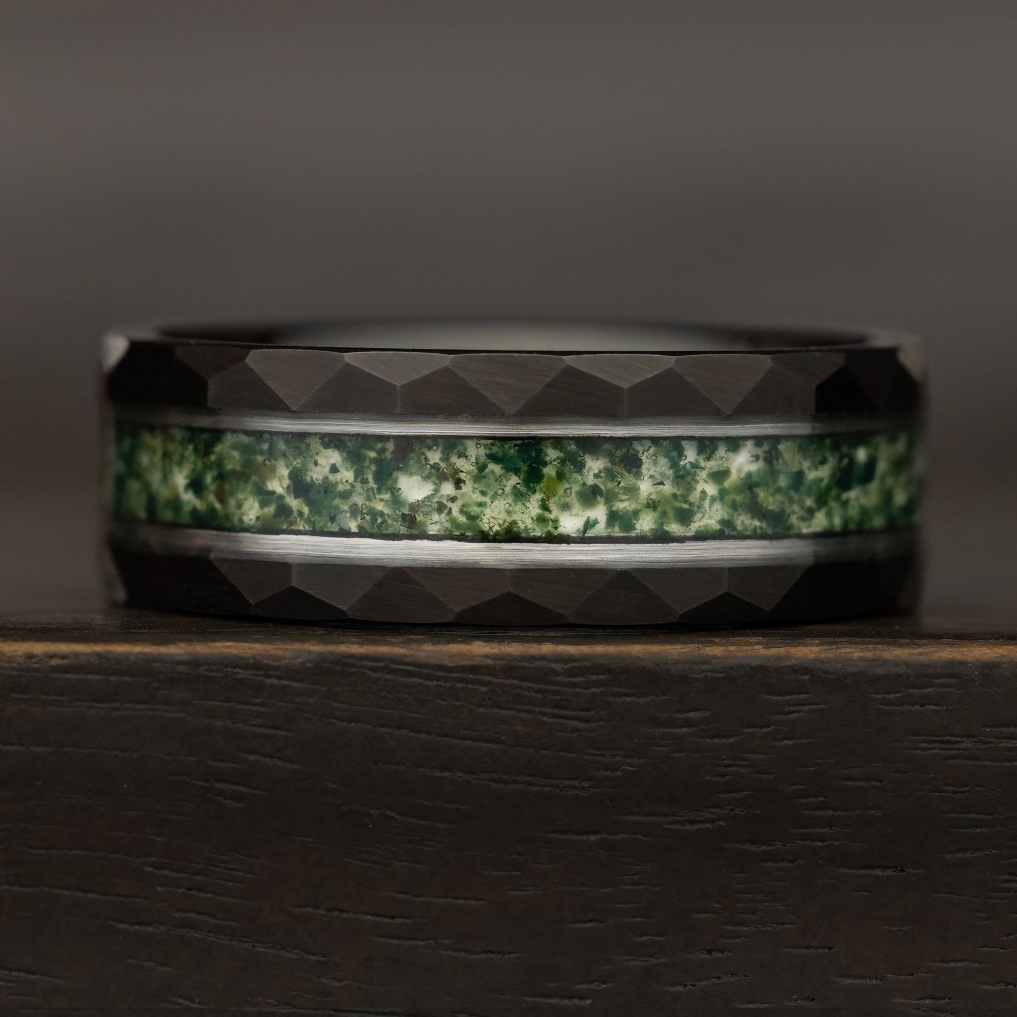 Moss Agate & Hawai'i Koa Wood [8mm Black Tungsten Ring]