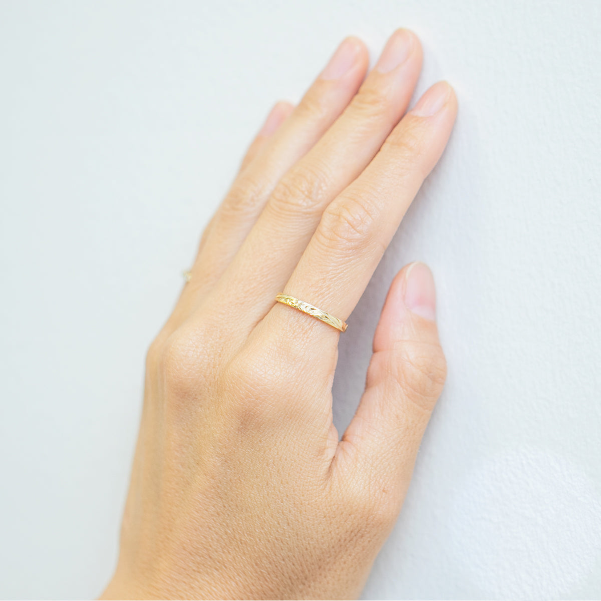 Solid Gold [2.5mm] Hawaiian Jewelry Hand Engraved Ring - Flat Shape