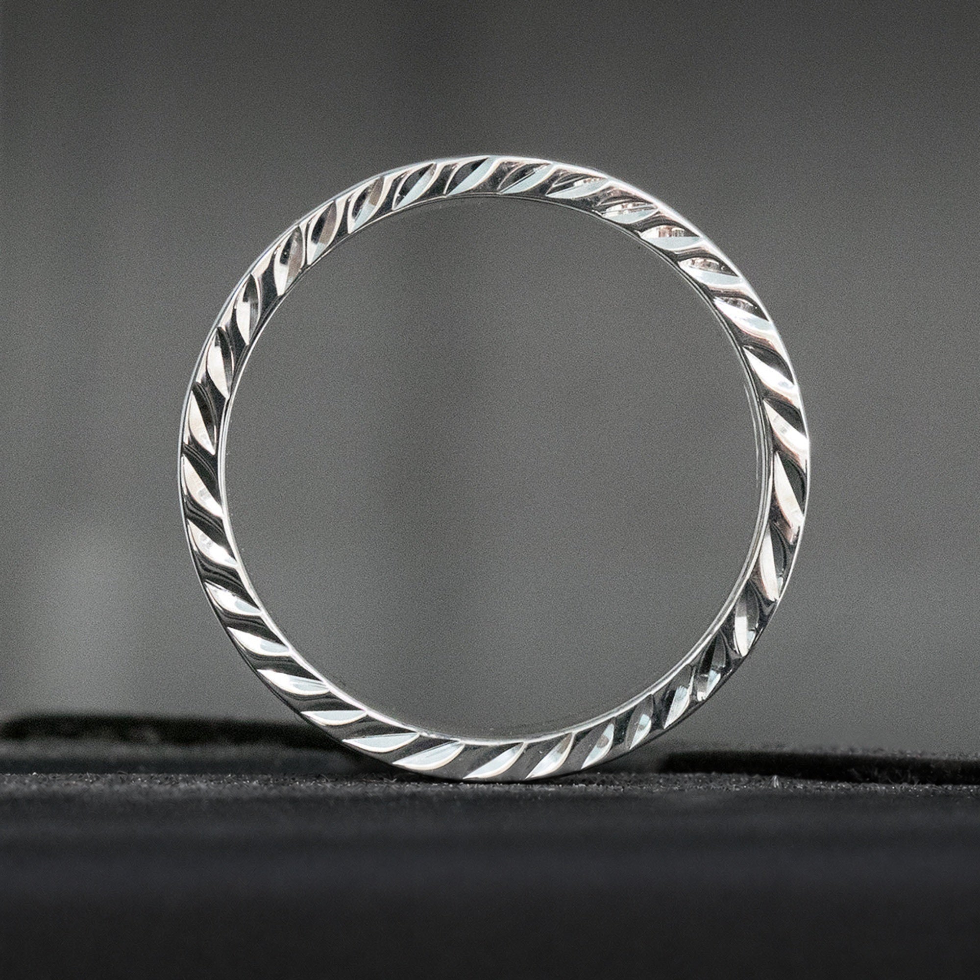 Sterling Silver Hawaiian Jewelry Ring with Old English Design & Diamon