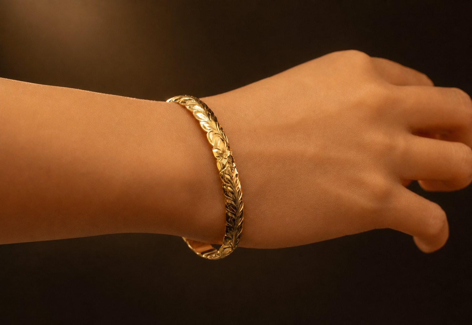 Solid Gold Heavy Style Maile Heirloom Bangle [8mm width]
