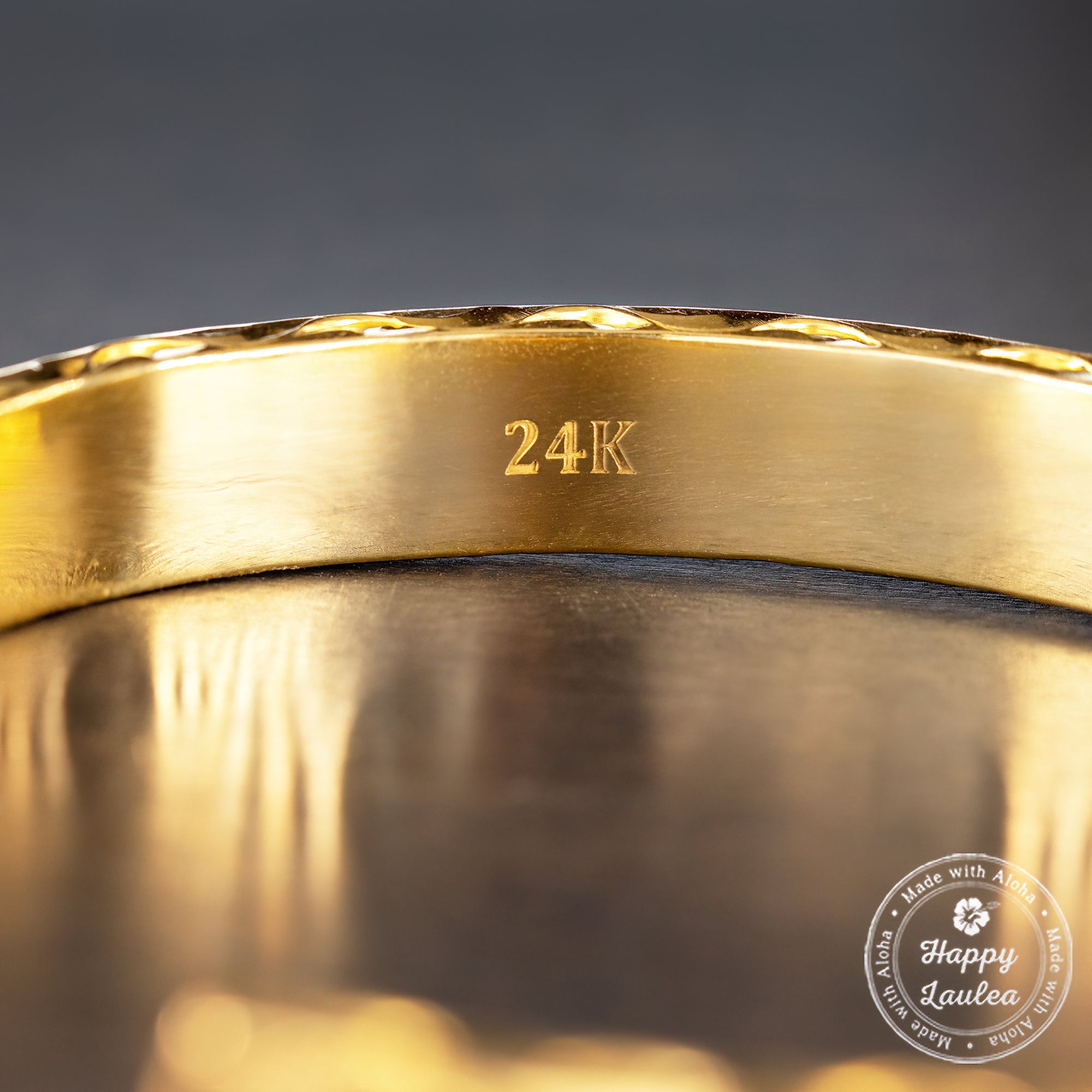 24K Gold Hawaiian Heritage Design with Hawaiian Sea Turtle [8x3mm] Bracelet