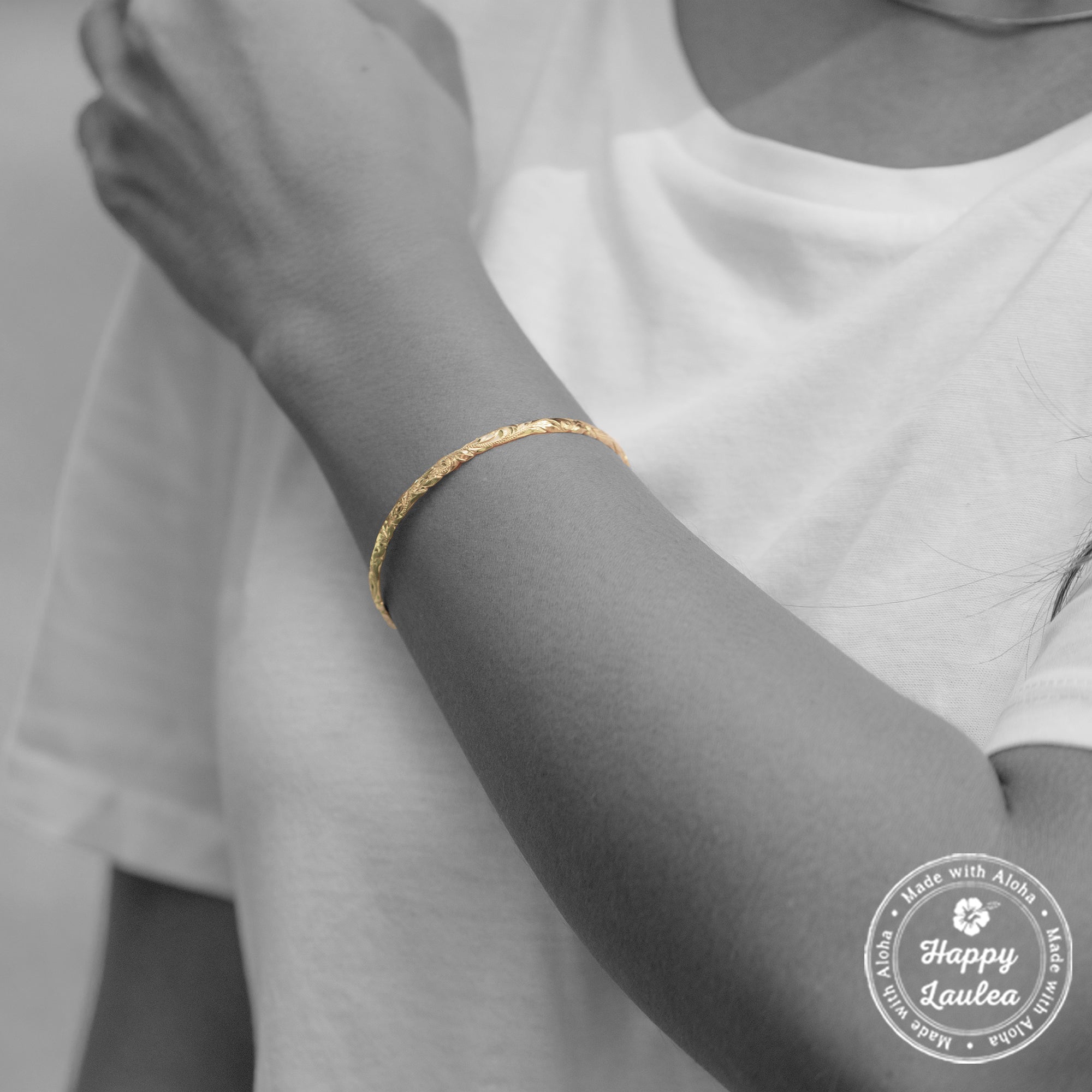 14K Gold Hawaiian Heirloom Bangle with Cutout Wave Edges [4mm width] Barrel Shape